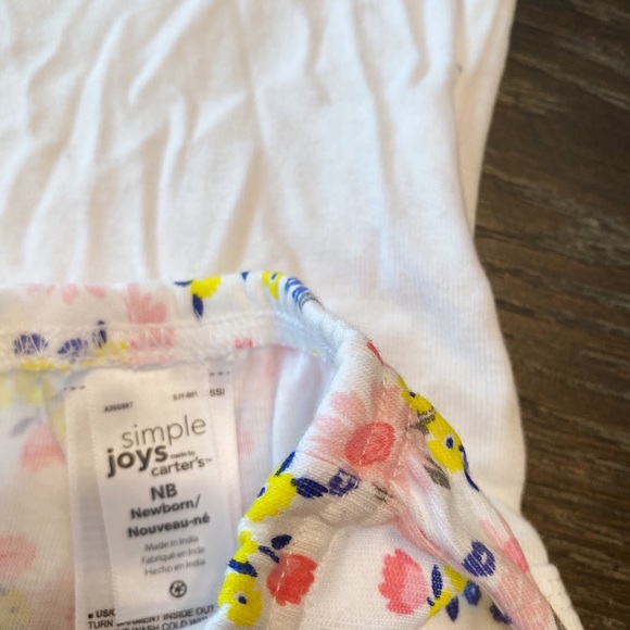 Carter’s Long Sleeve Onesie W/3 Pants, Size NB - Picture 3 of 10